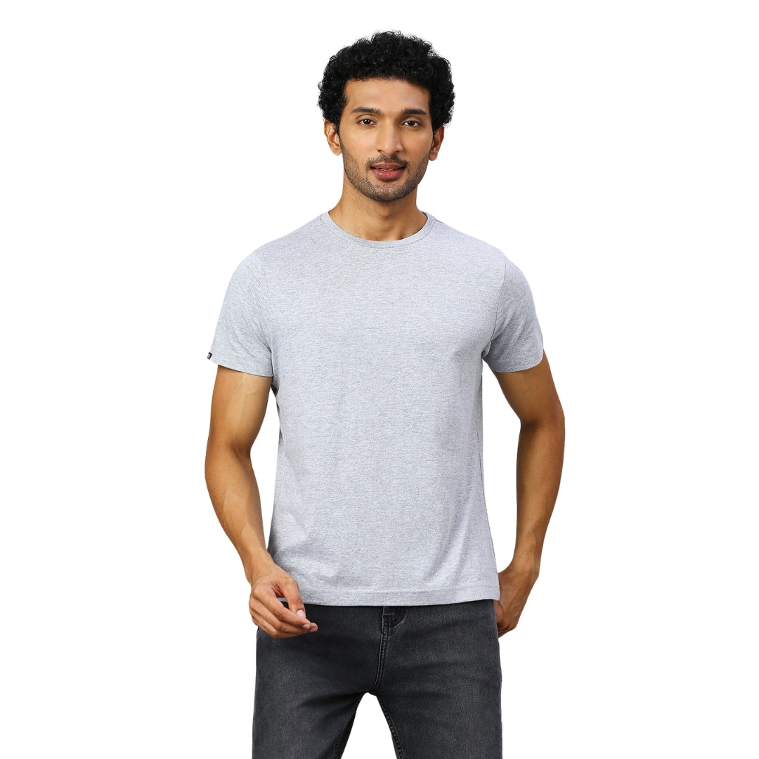playR Men Solid Basico Tshirt Main image