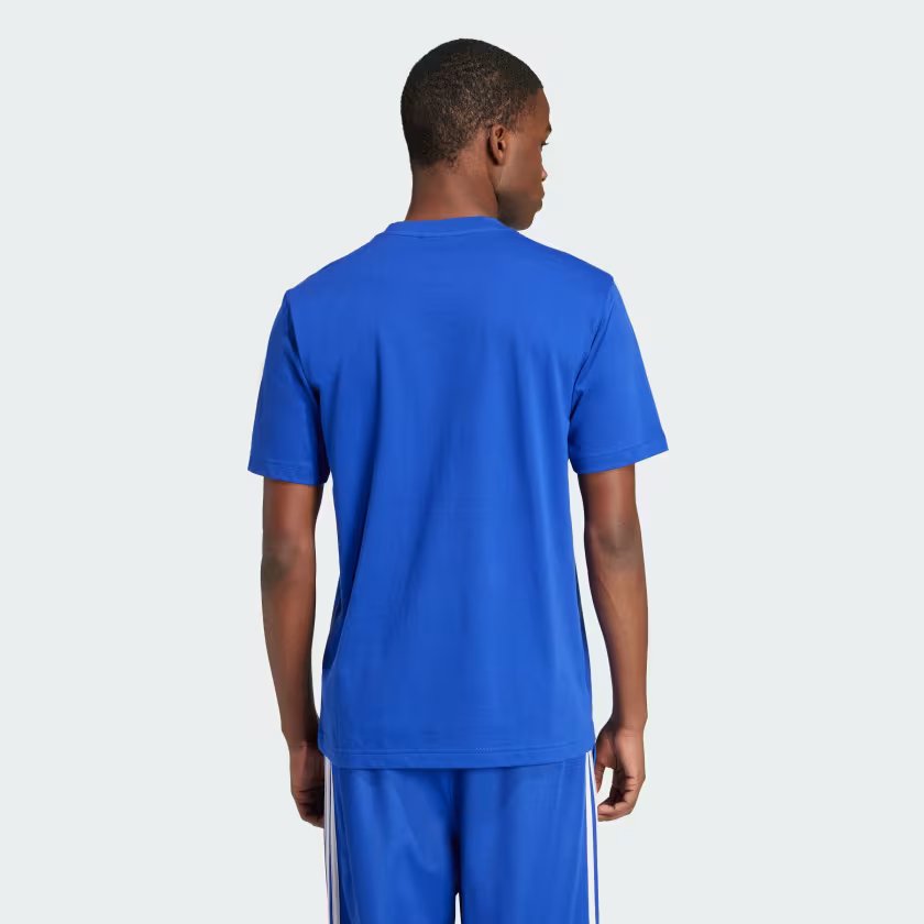 Adidas x Originals ADICOLOR TREFOIL TEE A TIMELESS TEE WITH TREFOIL STYLE IN EASY-WEAR COTTON.